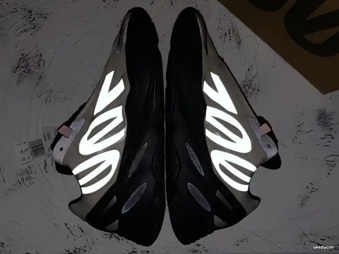 Boost FY3729 MNVN Bone Yeezy 700 Adidas 0502
